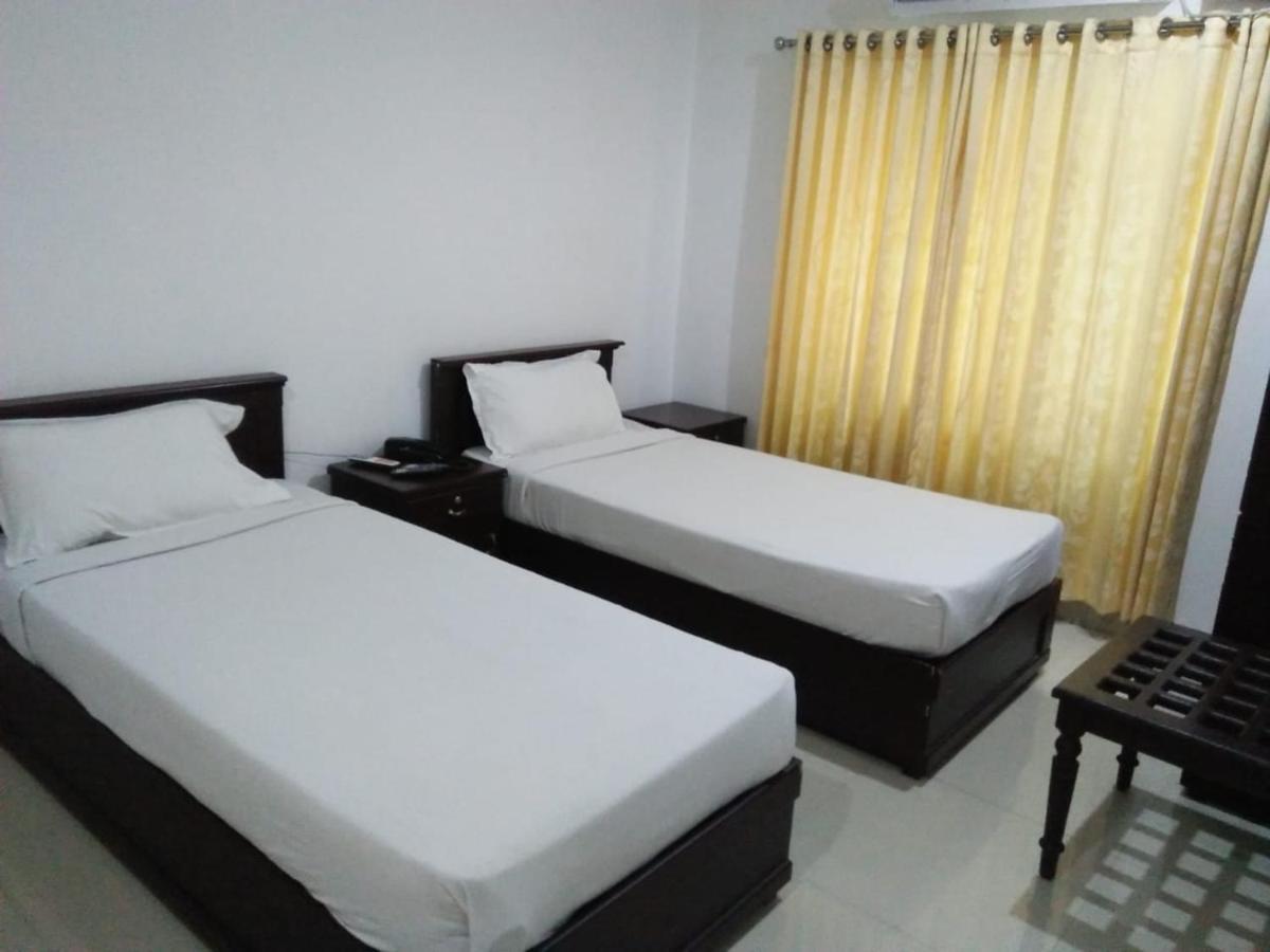 Mp Residancy Hotel Perintalmanna Bagian luar foto