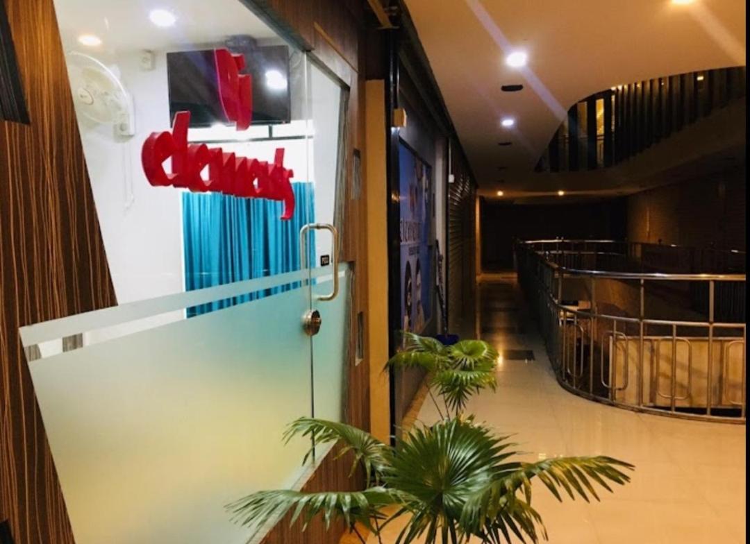 Mp Residancy Hotel Perintalmanna Bagian luar foto